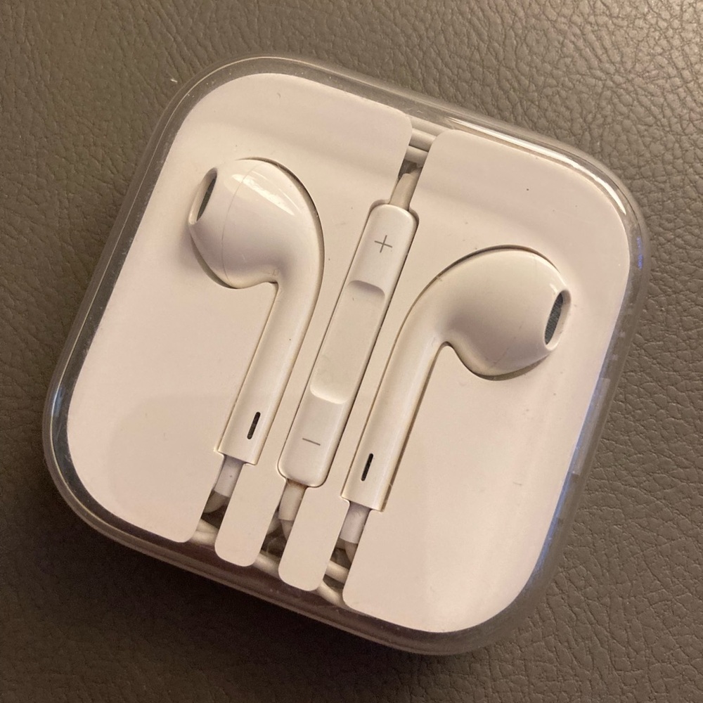 Apple wired earpods